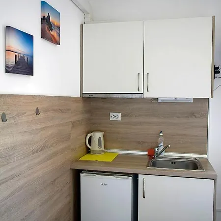 Apartman Flora *