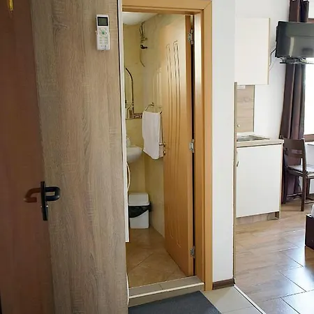 Flora Apartman *