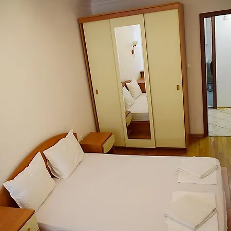 Flora Appartement *