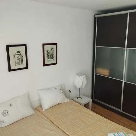 Flora Apartman