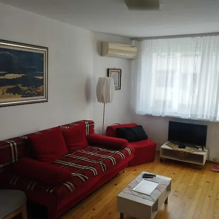 Apartman Flora *