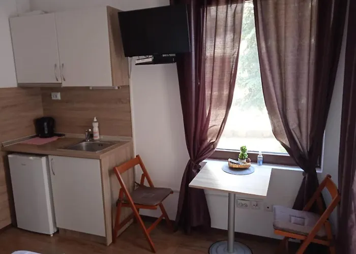 Flora Apartman Burgasz