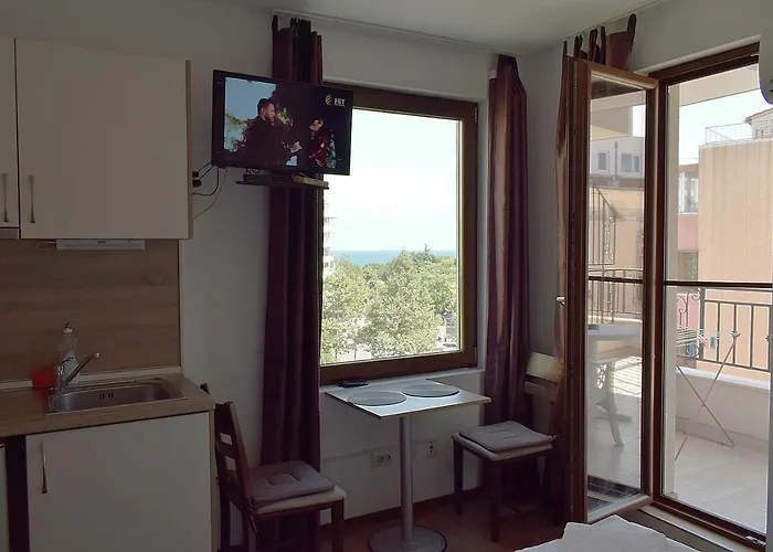 Flora Apartman