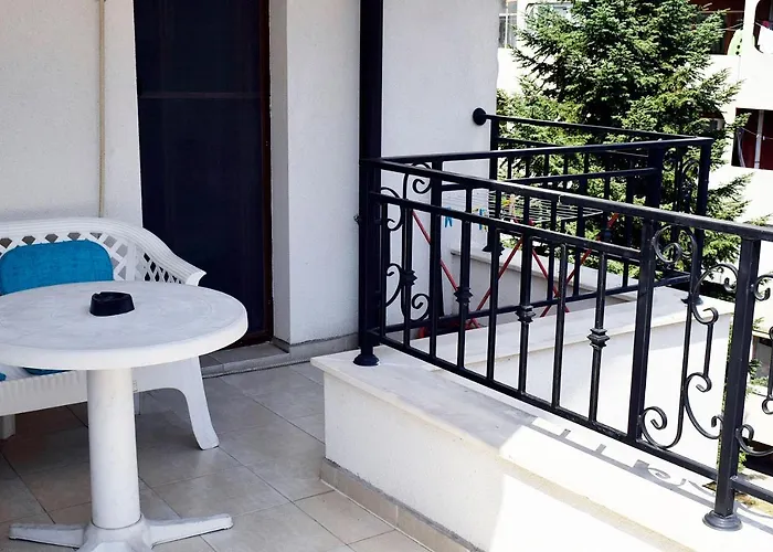 Flora Apartman