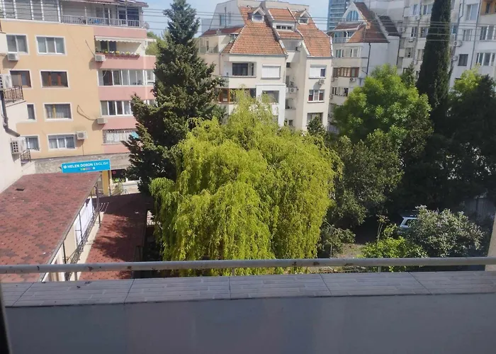 Apartman Flora *