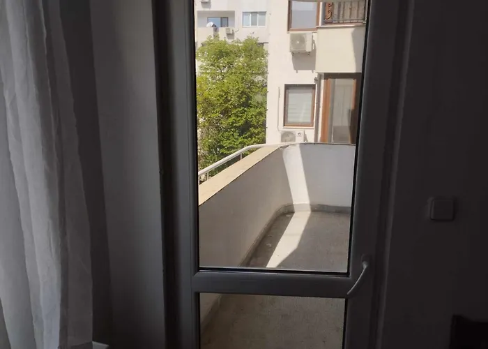 Flora Apartman