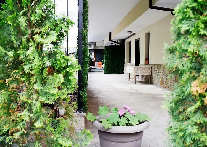 Flora Apartman
