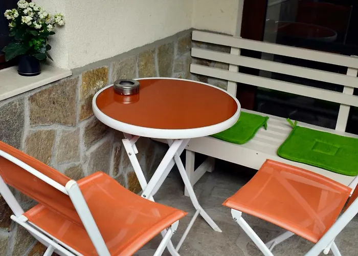 Flora Apartman *
